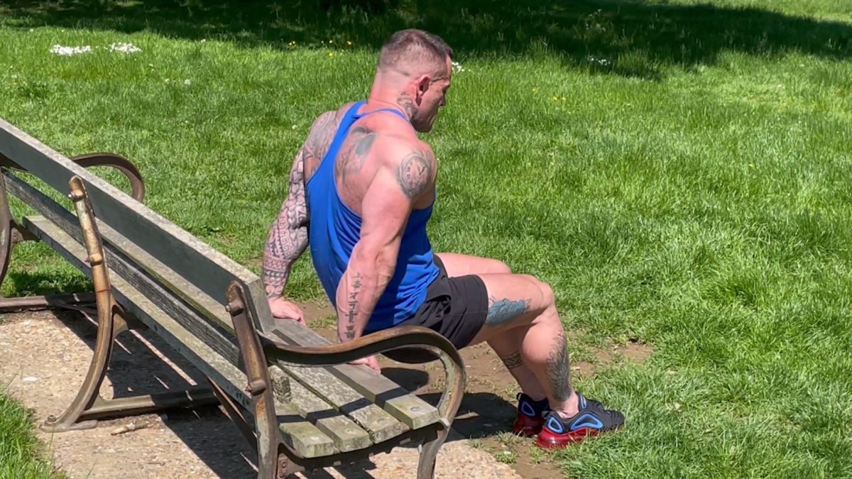 Tricep Dips – Outdoors
